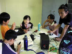 kidsradioimage0804.jpg